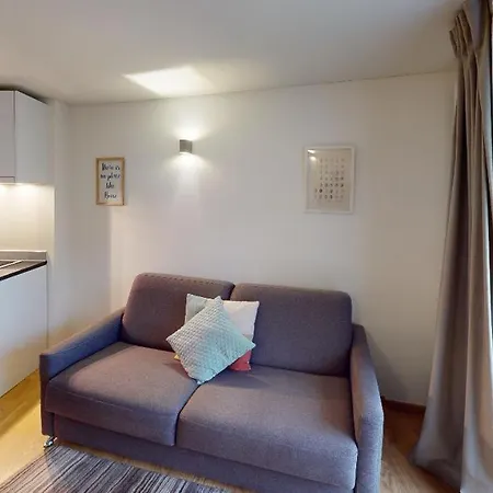 Fresh And Bright 1-bedroom Centre - Al11 アパート *