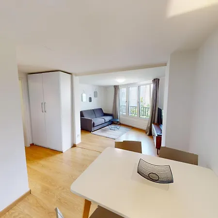 Fresh And Bright 1-bedroom Centre - Al11